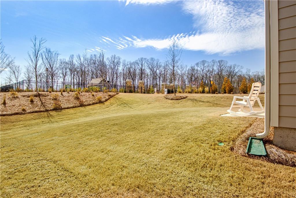 5 Club Cresswind Drive