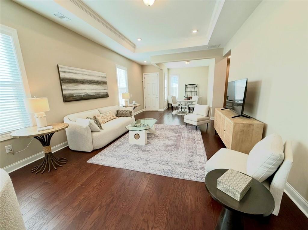 5 Club Cresswind Drive