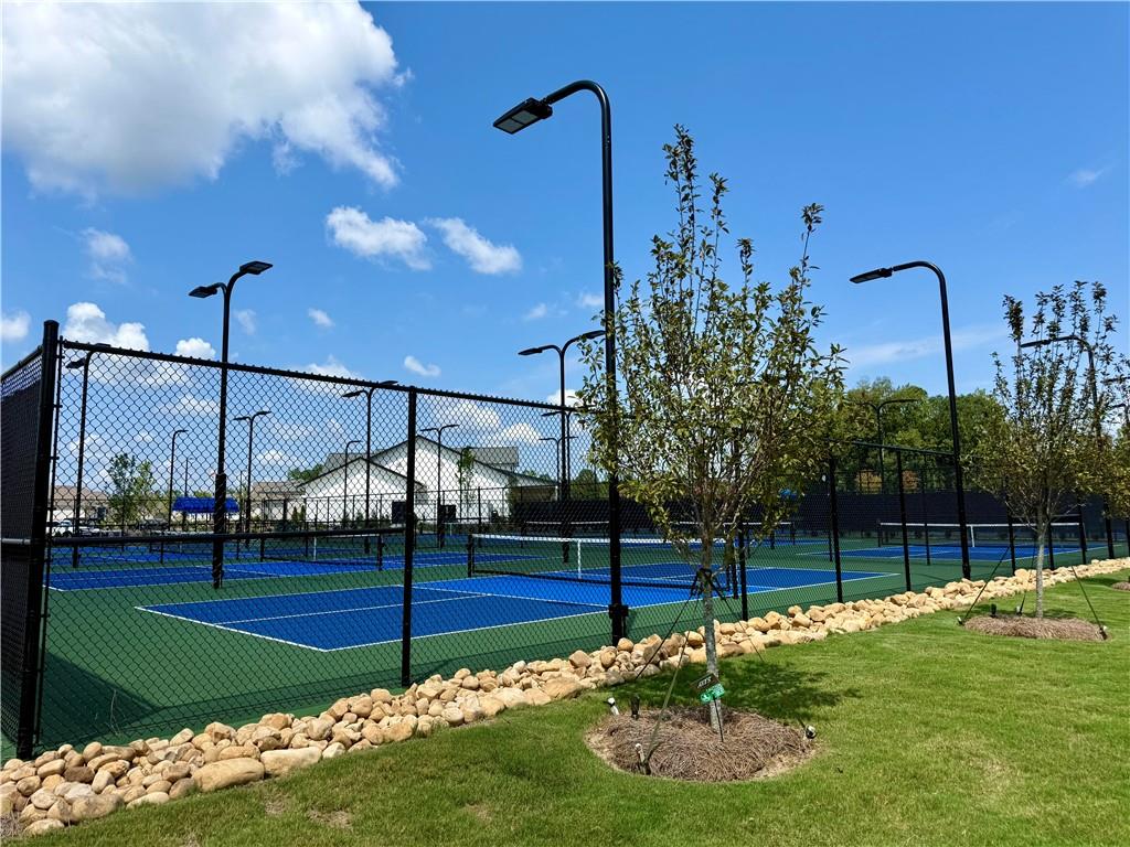 5 Club Cresswind Drive