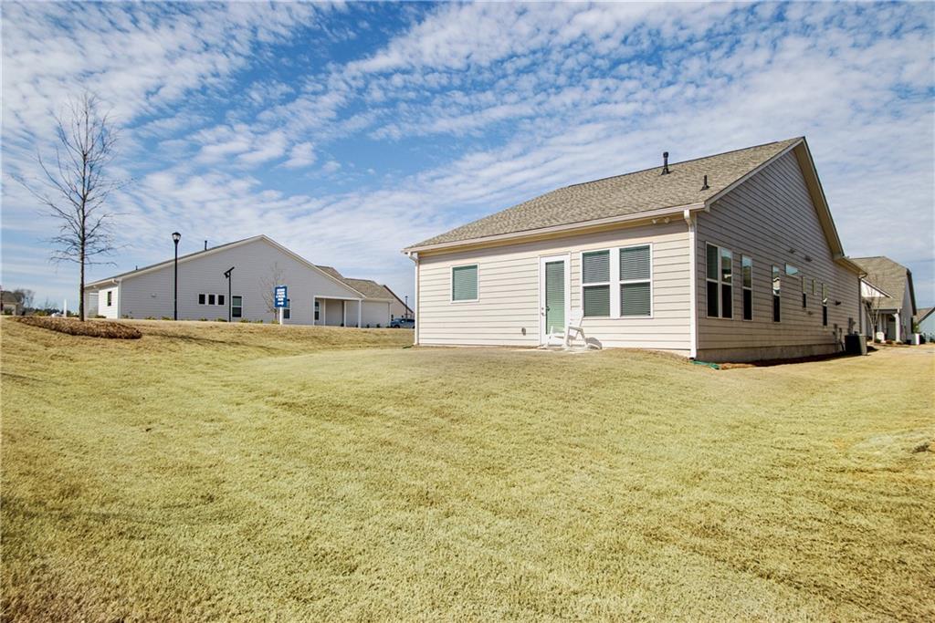 5 Club Cresswind Drive