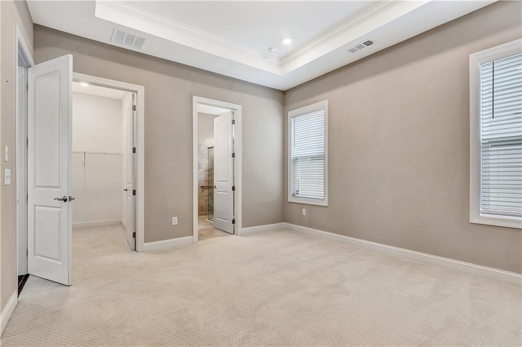 5 Club Cresswind Drive
