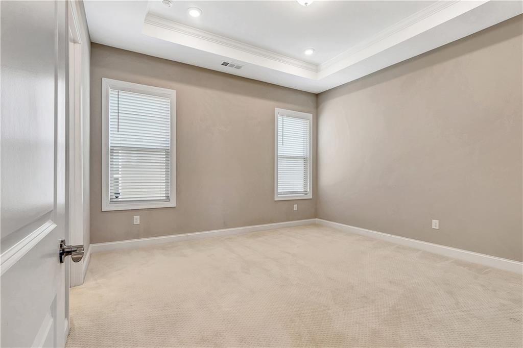 5 Club Cresswind Drive