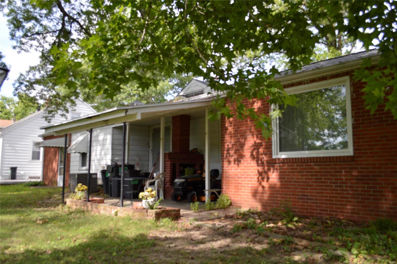 16 Dennis Drive