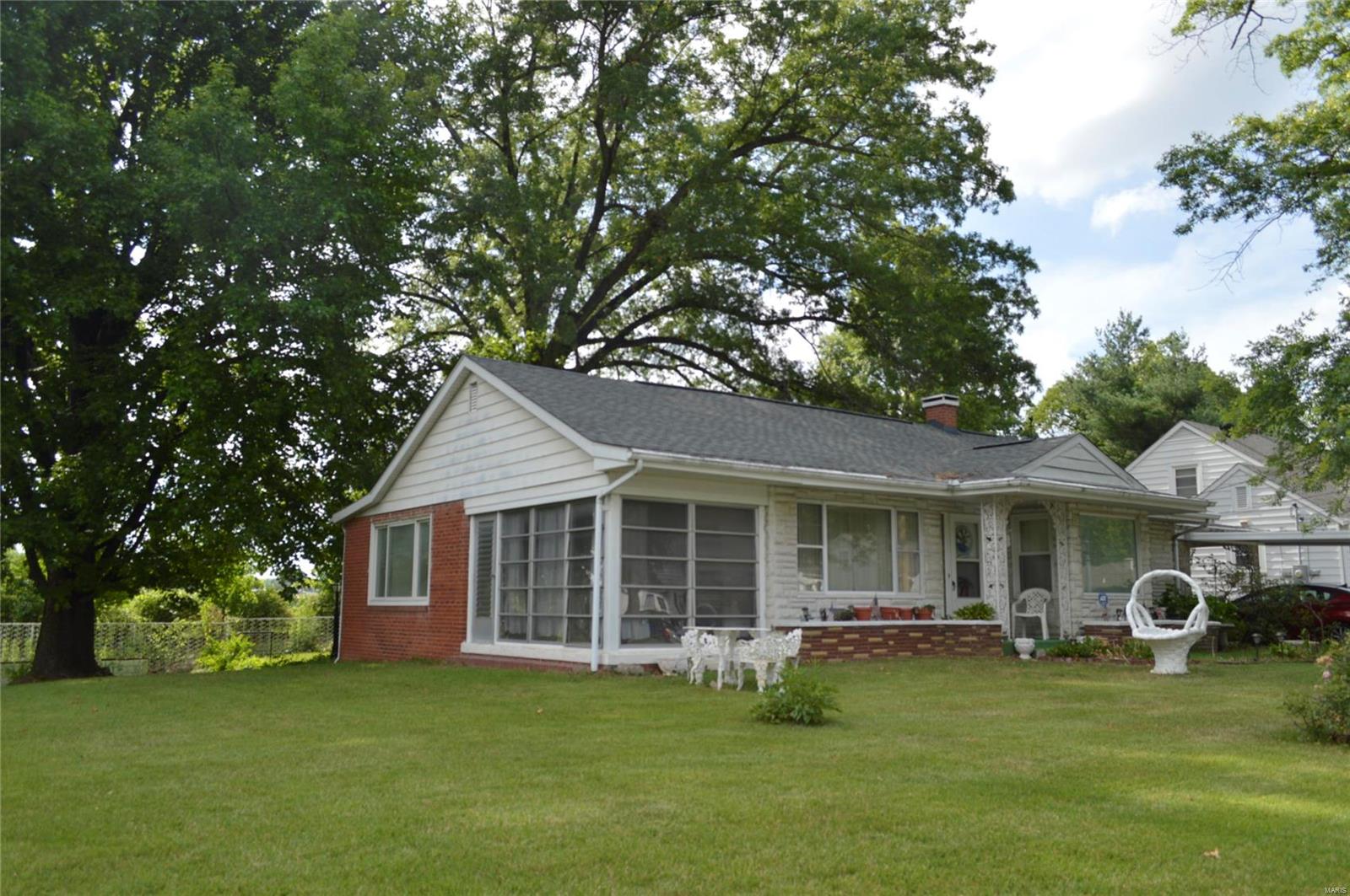 16 Dennis Drive