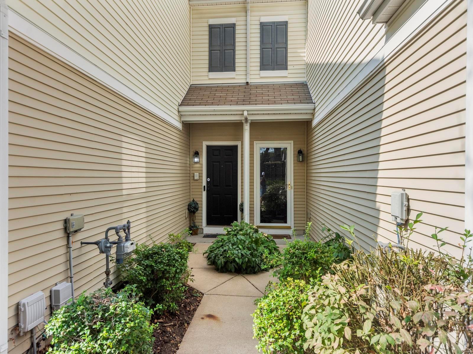 102 Kingston Terrace Court