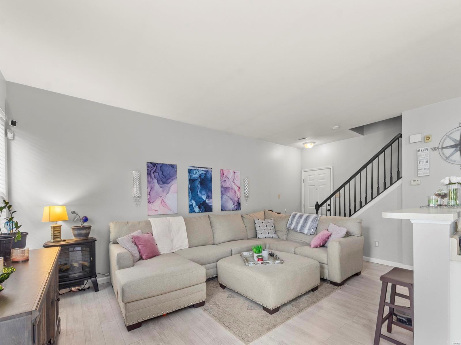 102 Kingston Terrace Court