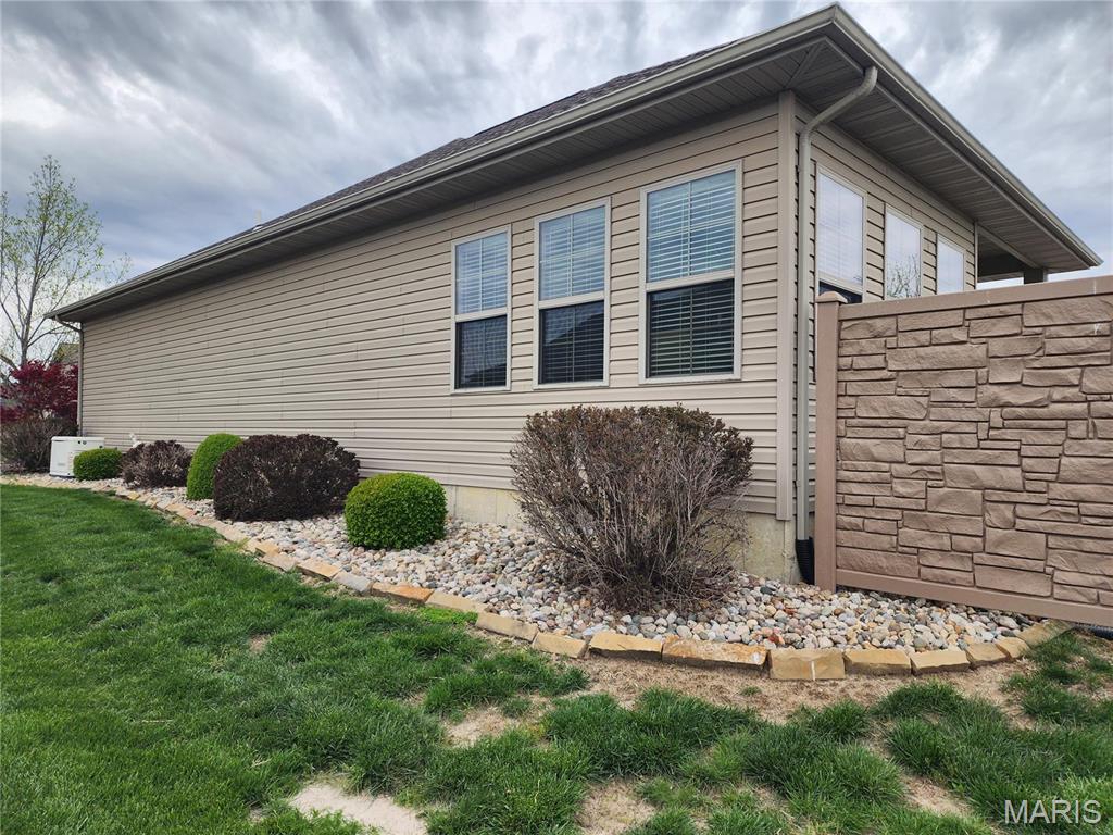 7466 Clarence Court