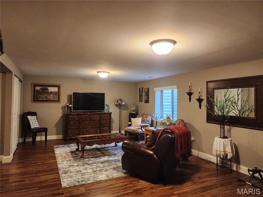 7466 Clarence Court