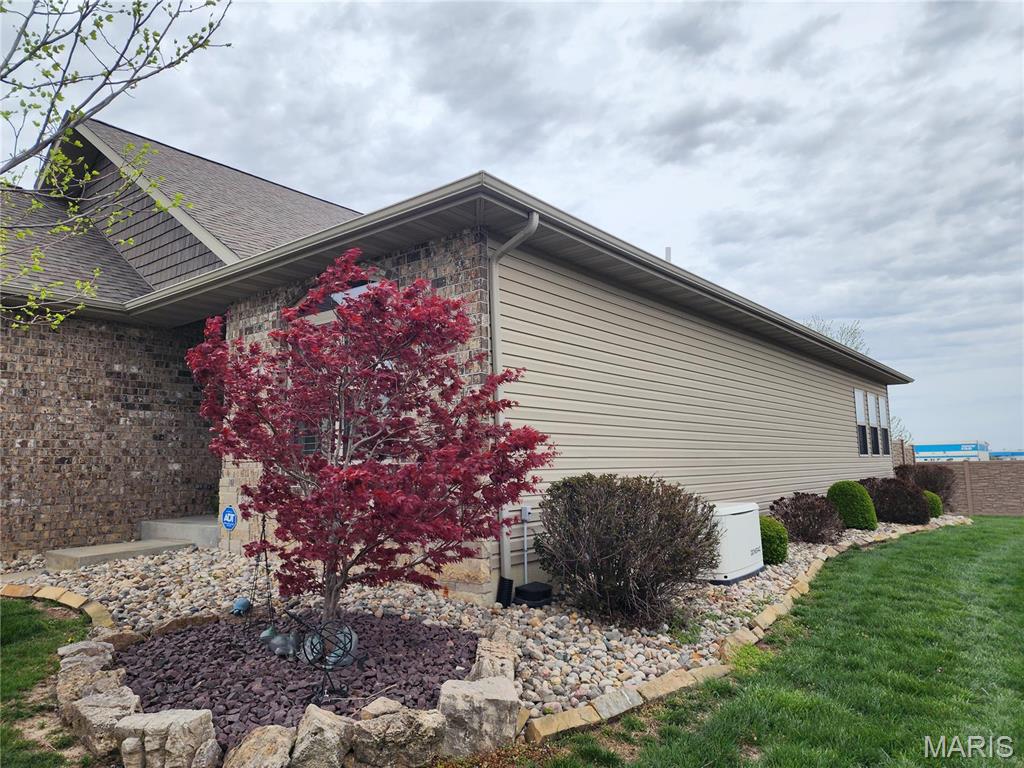 7466 Clarence Court