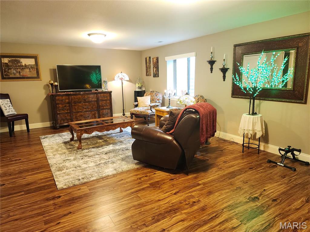 7466 Clarence Court
