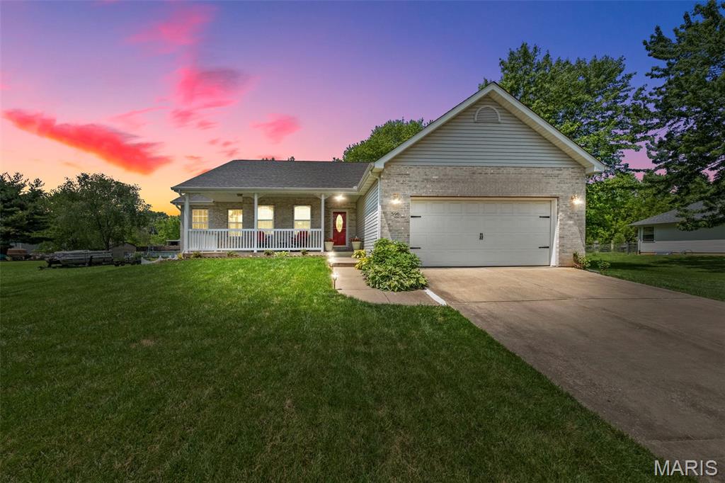 596 Westview Drive