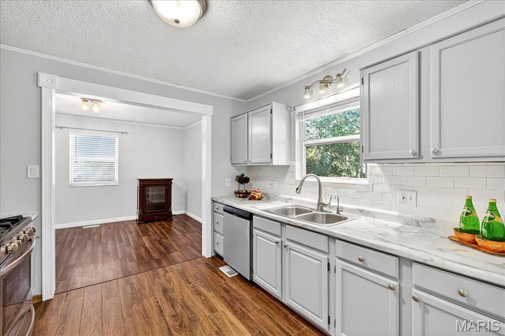 1313 Jacquelyn Court