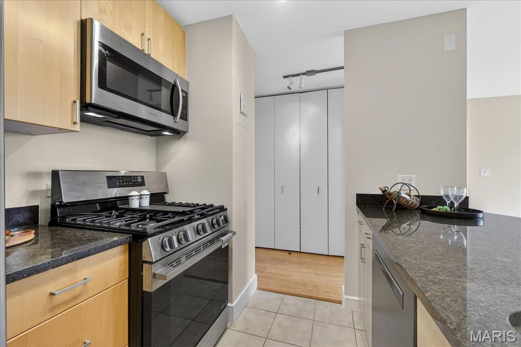 210 N 17th Street Unit: 706