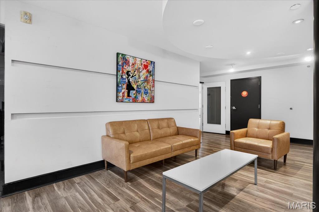 210 N 17th Street Unit: 706