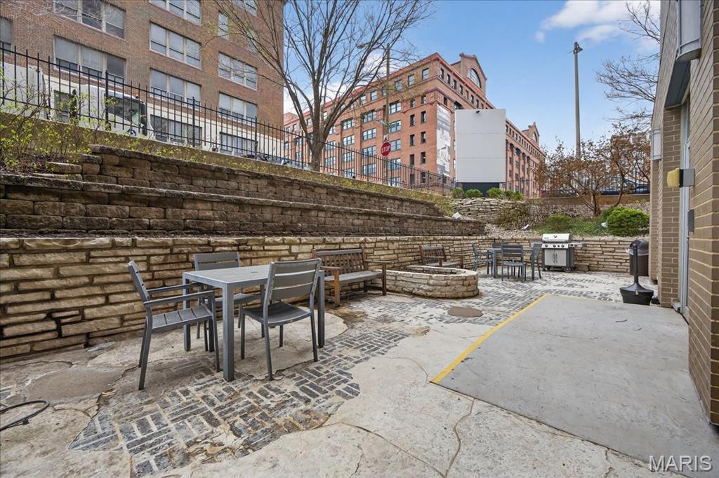 210 N 17th Street Unit: 706