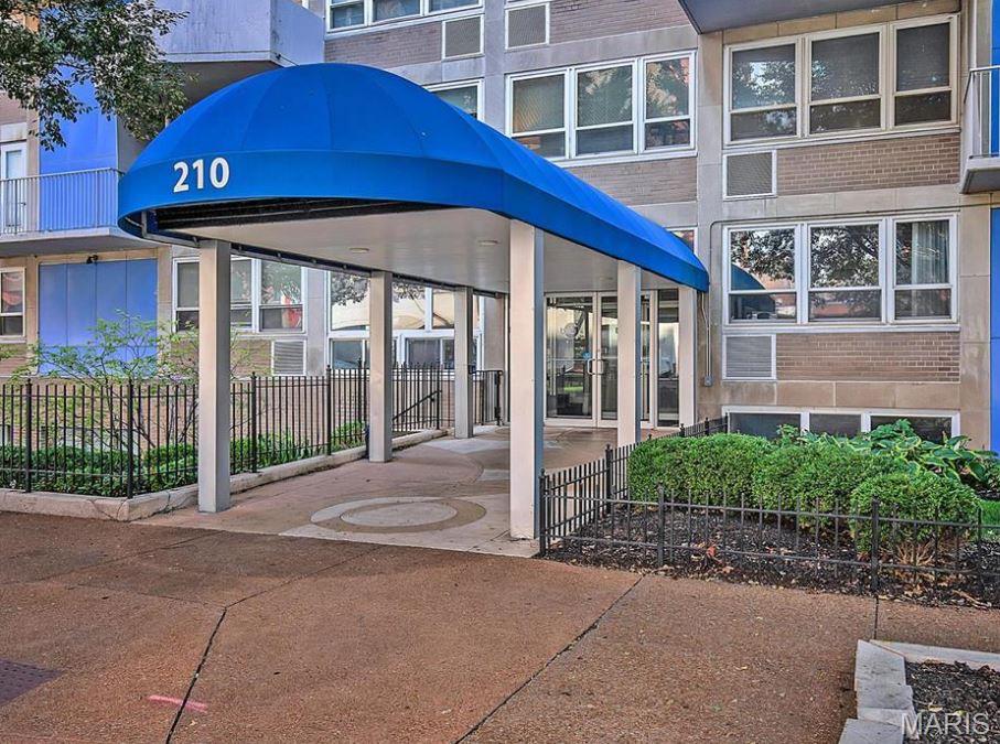 210 N 17th Street Unit: 706