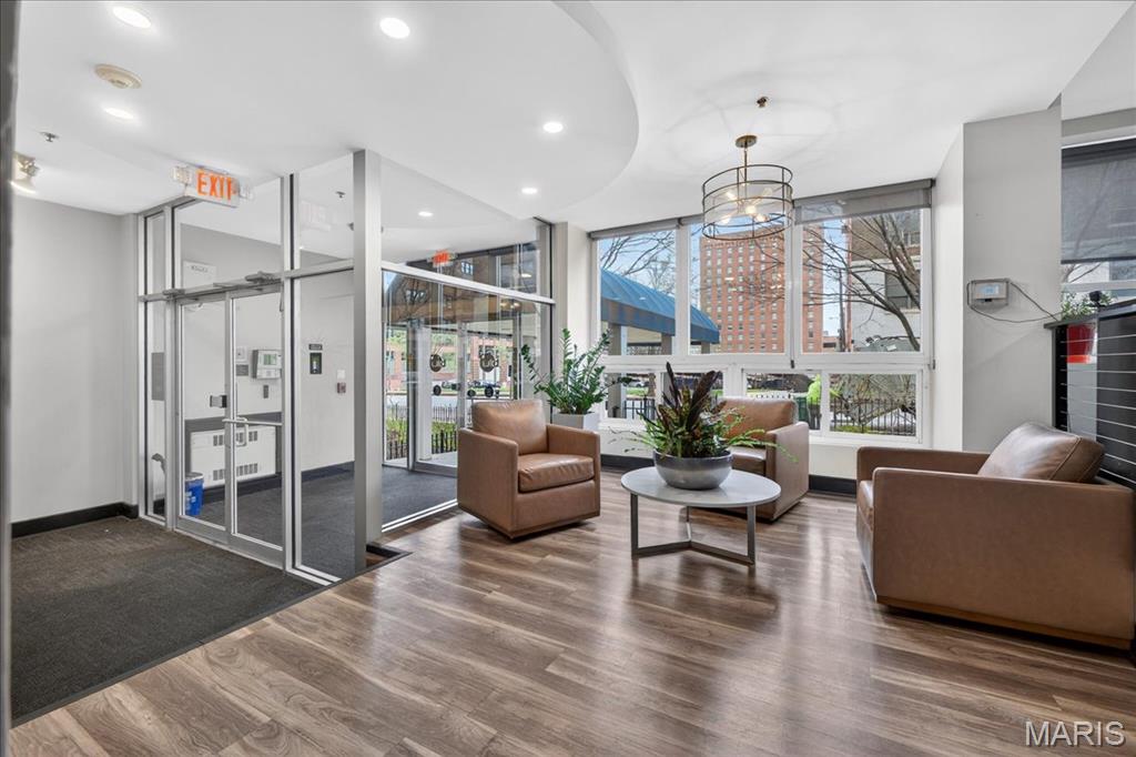 210 N 17th Street Unit: 706