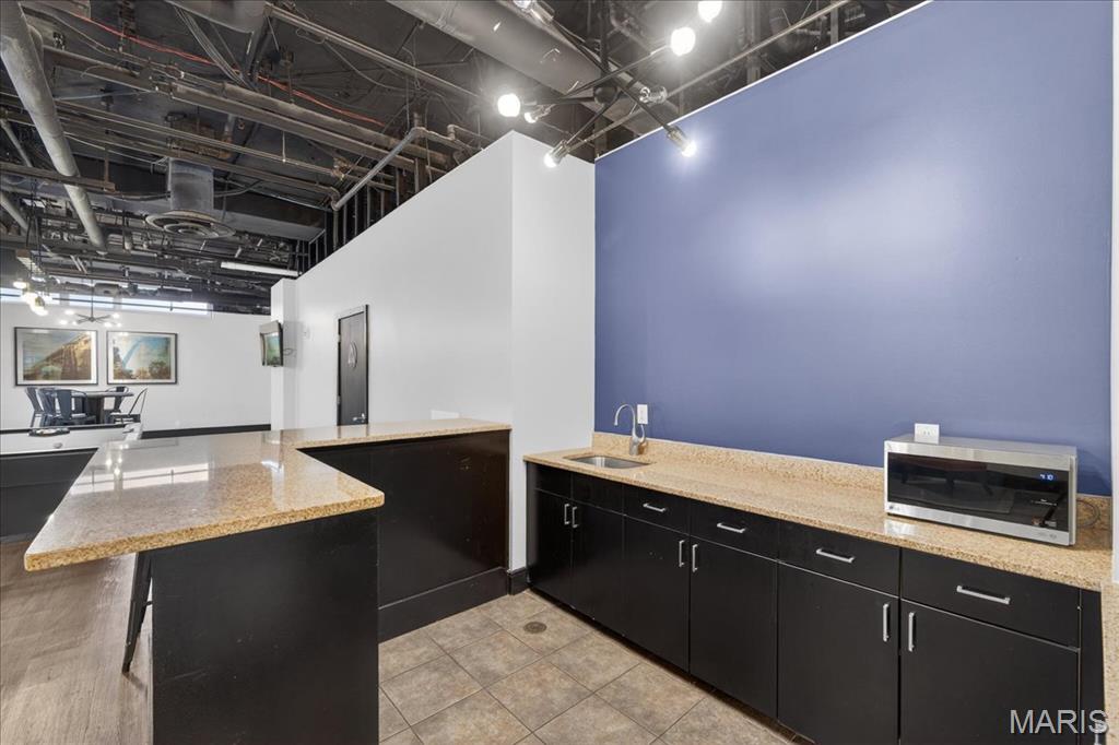 210 N 17th Street Unit: 706