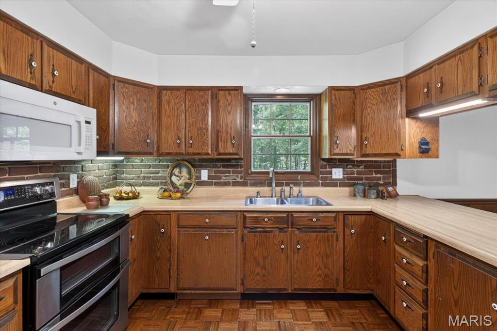 1565 Centerville Road