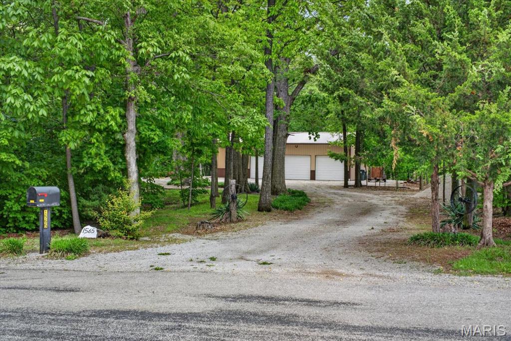 1565 Centerville Road