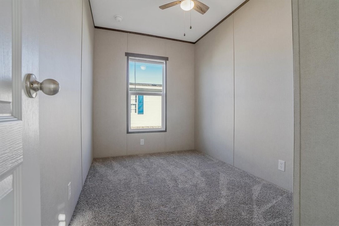 2 Roundtop Dr
