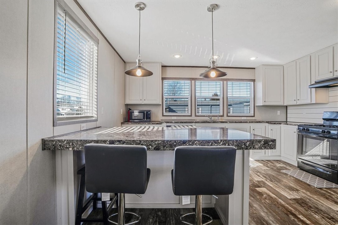 2 Roundtop Dr