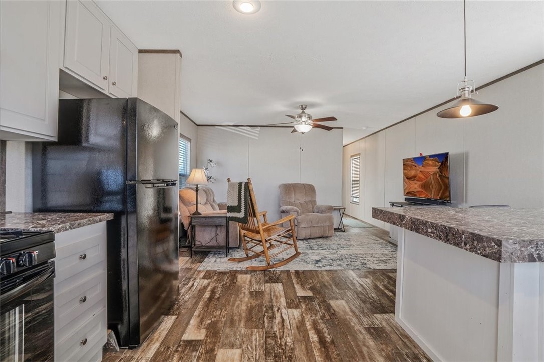 2 Roundtop Dr