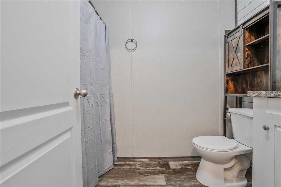 2 Roundtop Dr