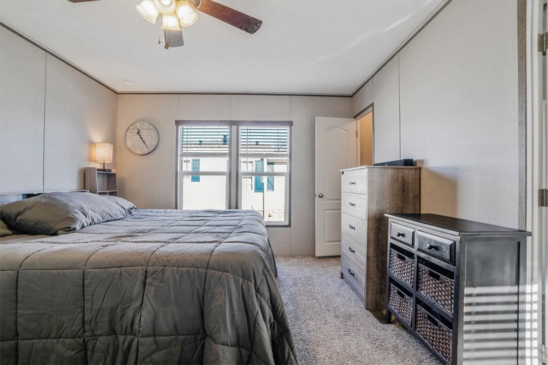 2 Roundtop Dr
