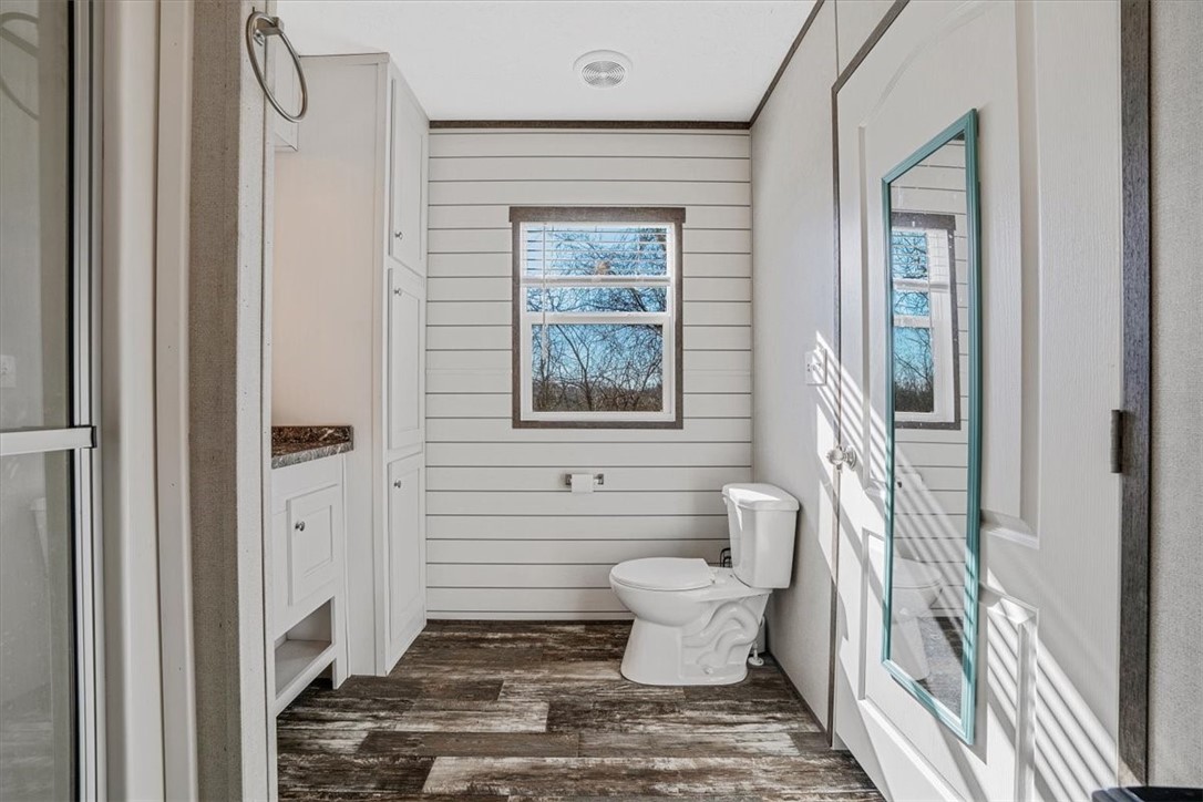 2 Roundtop Dr