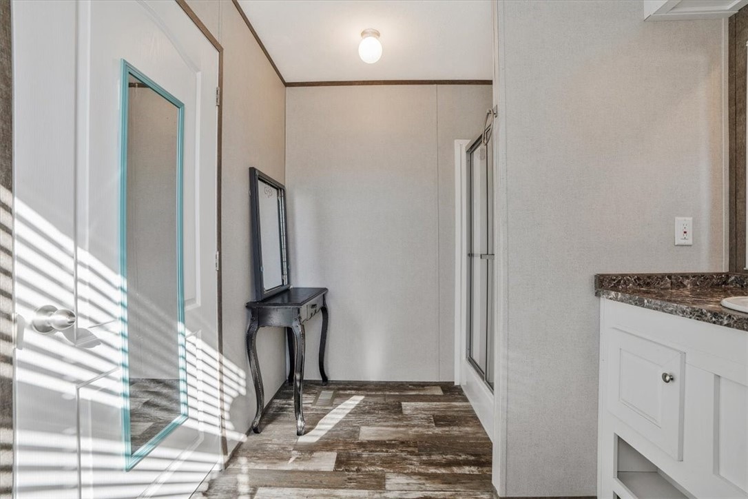 2 Roundtop Dr