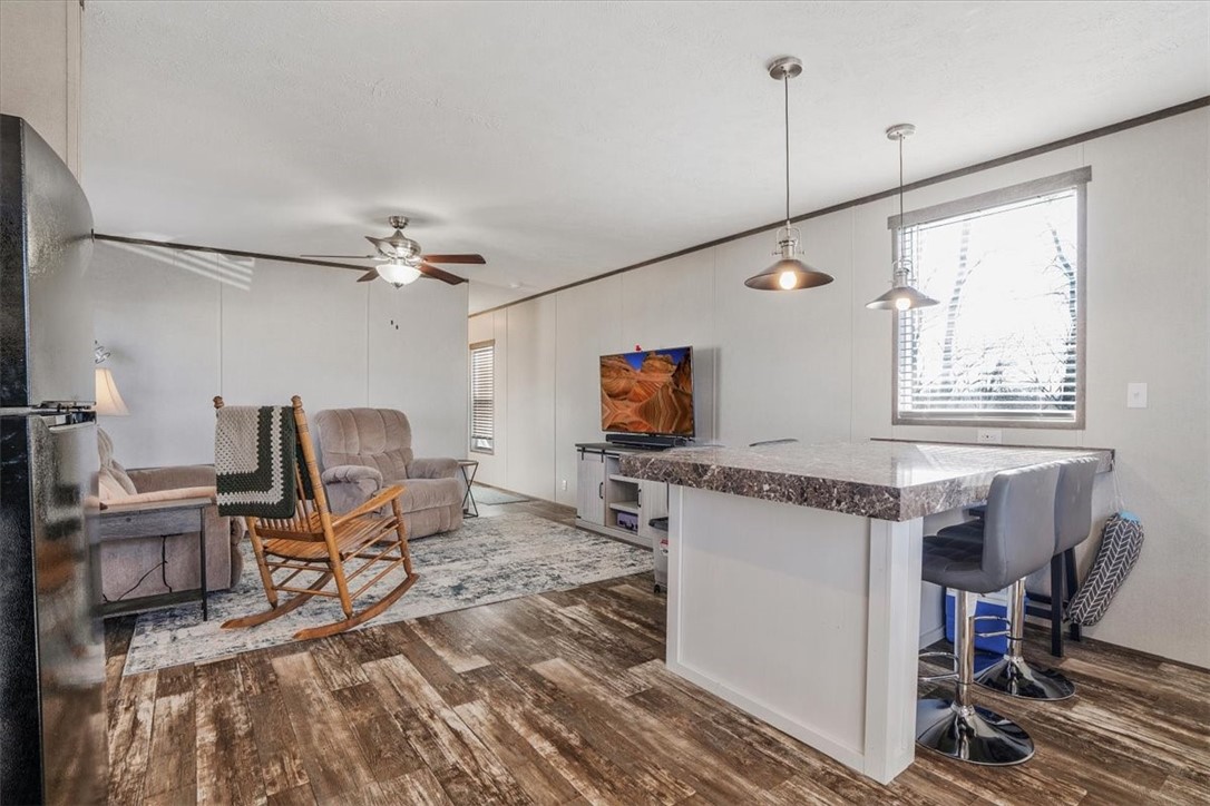 2 Roundtop Dr