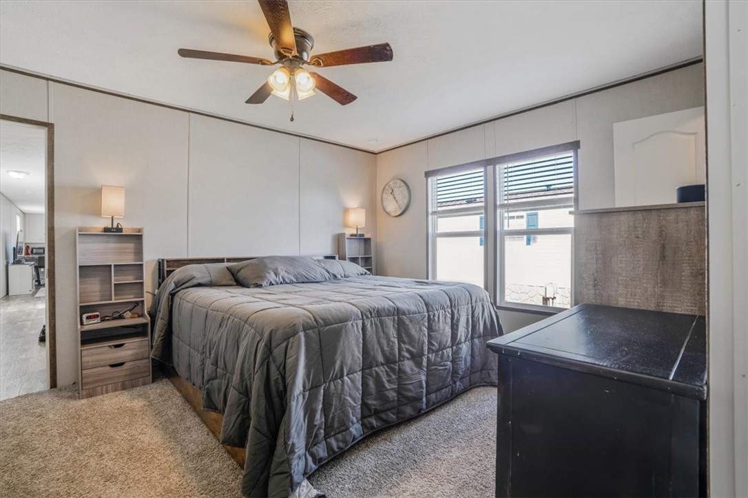 2 Roundtop Dr