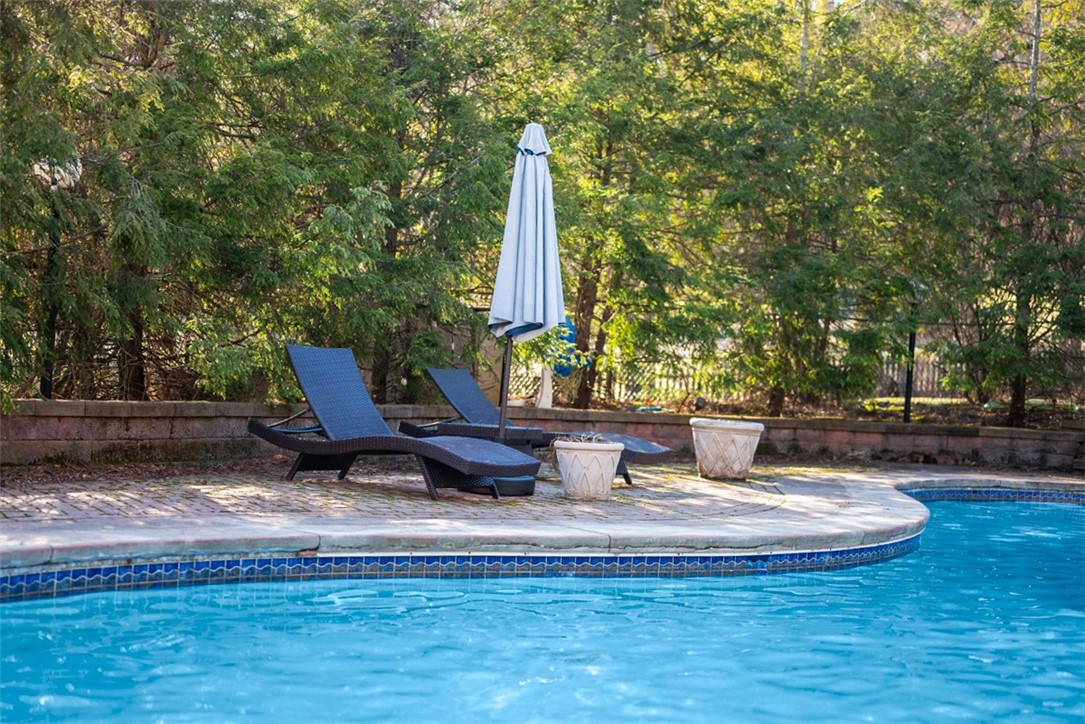 101 Thousand Oaks Dr.