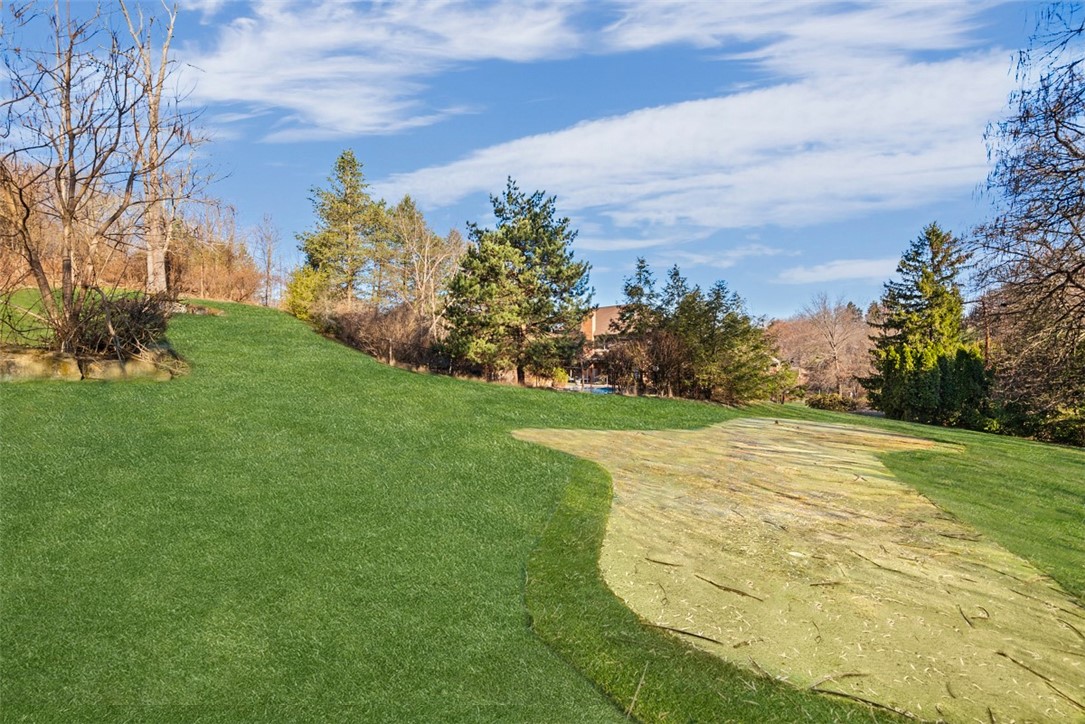 101 Thousand Oaks Dr.