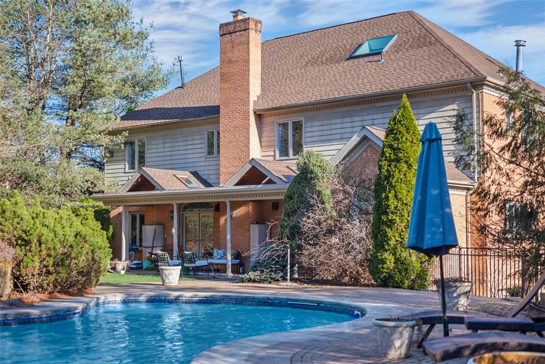 101 Thousand Oaks Dr.