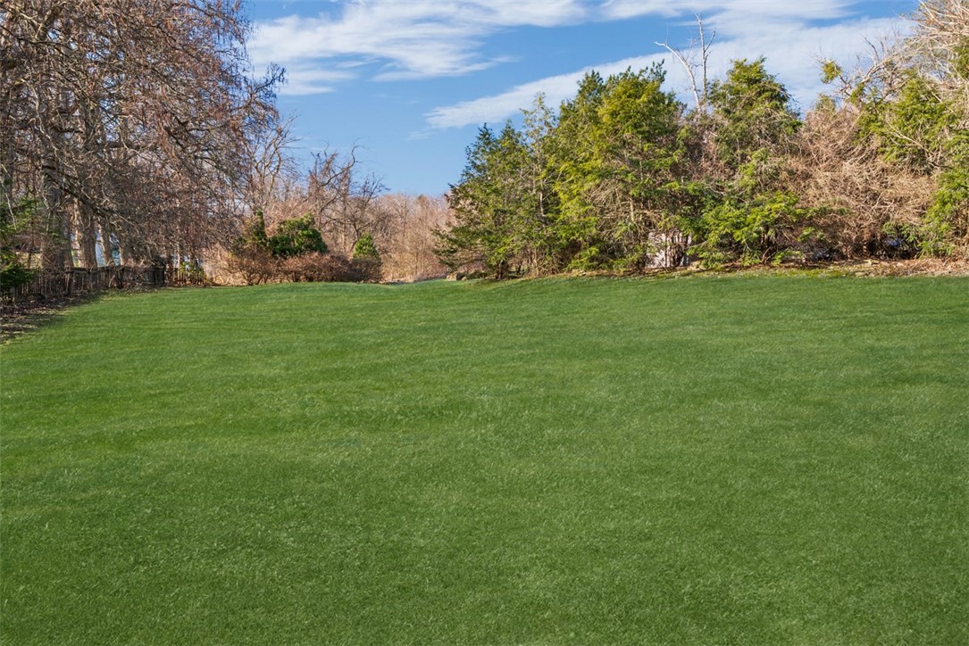 101 Thousand Oaks Dr.