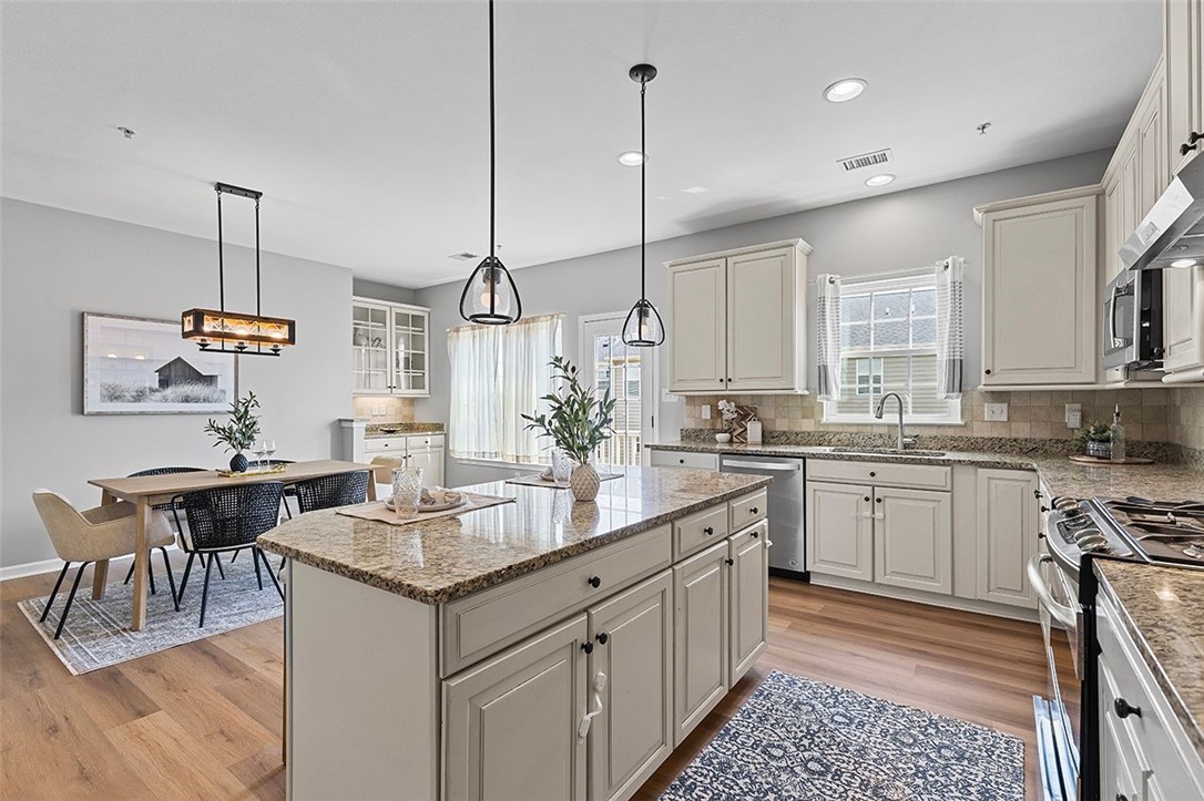 1009 Grey Fox Circle