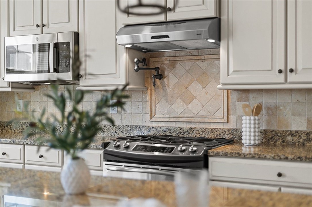 1009 Grey Fox Circle