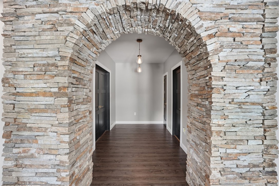 306 Hedgerow Dr