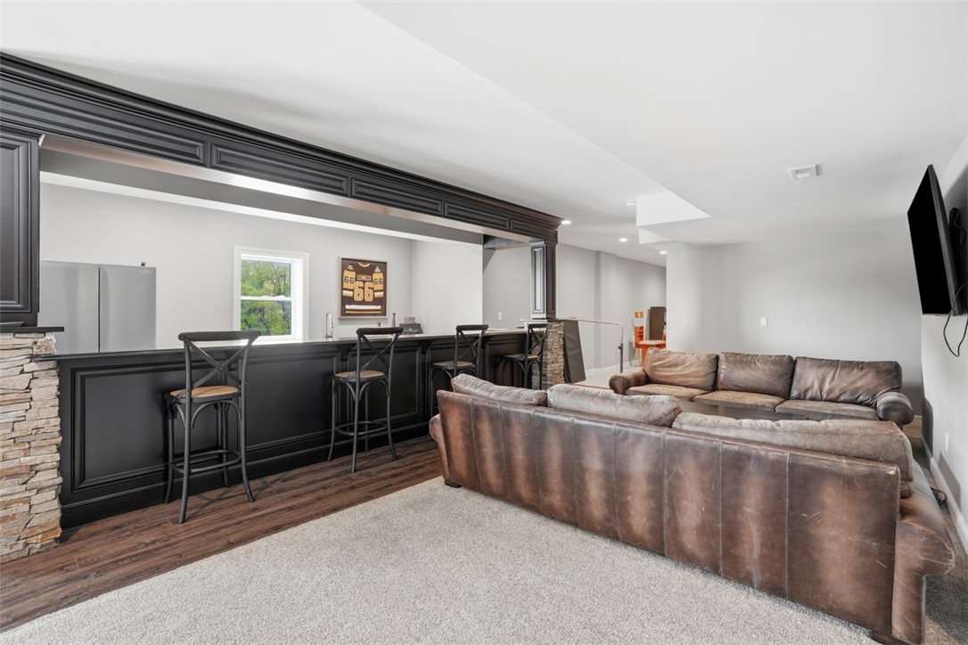 306 Hedgerow Dr