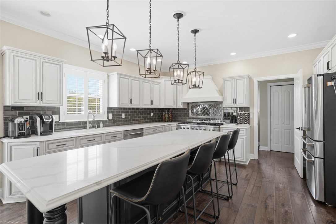 306 Hedgerow Dr