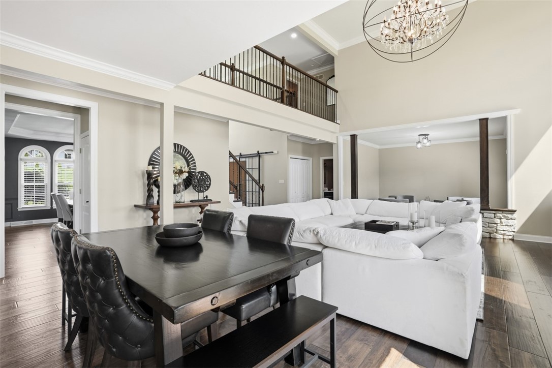 306 Hedgerow Dr