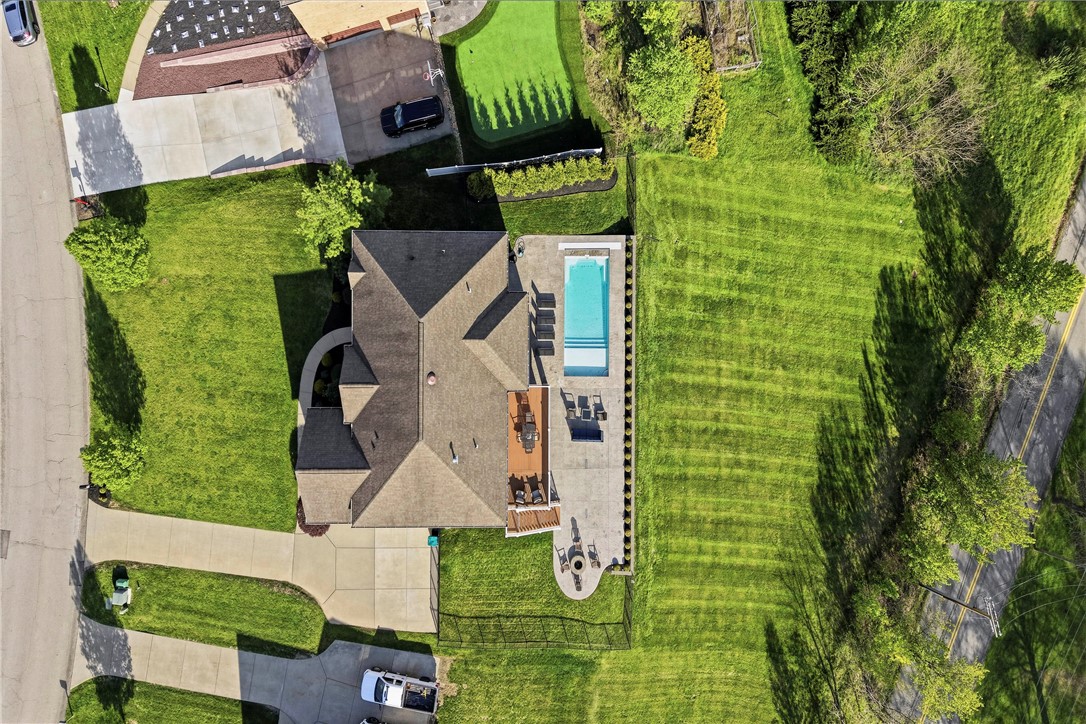 306 Hedgerow Dr