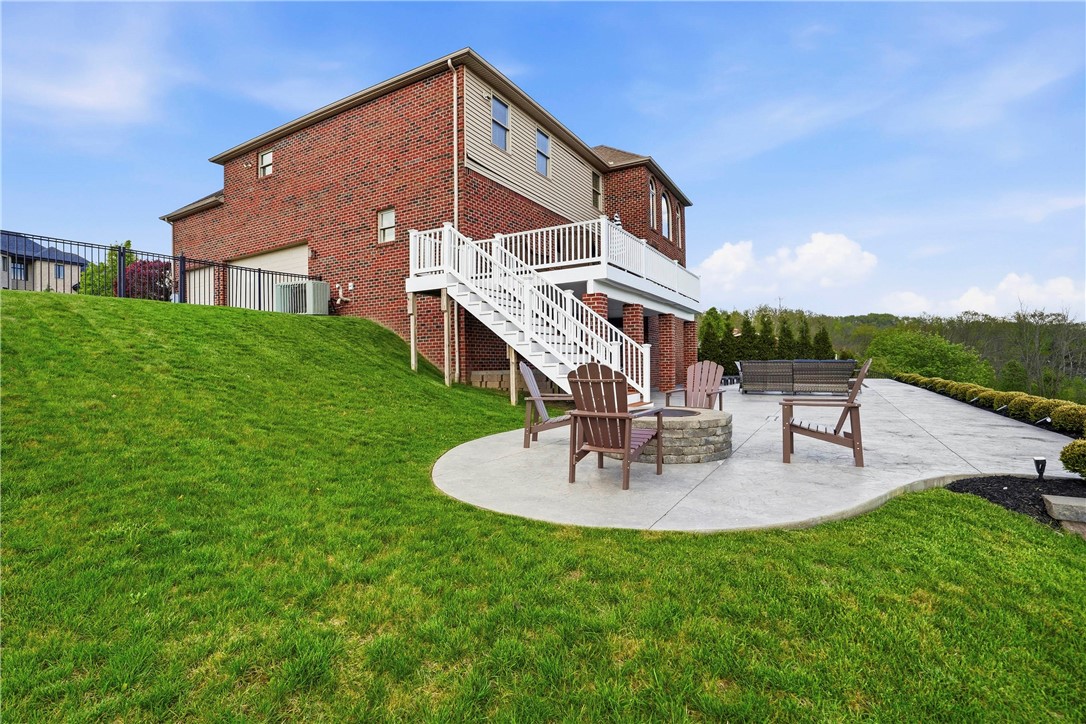 306 Hedgerow Dr