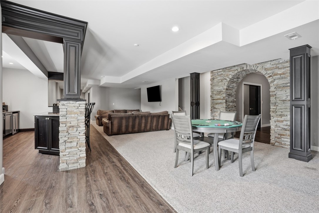 306 Hedgerow Dr