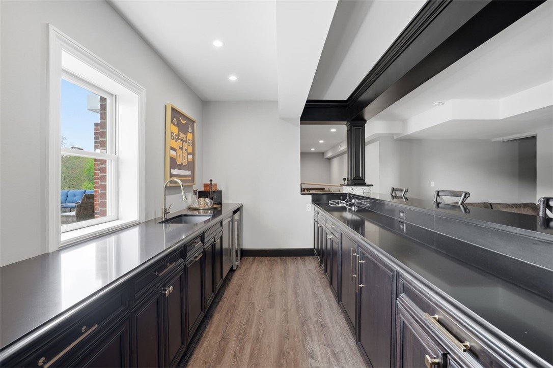 306 Hedgerow Dr