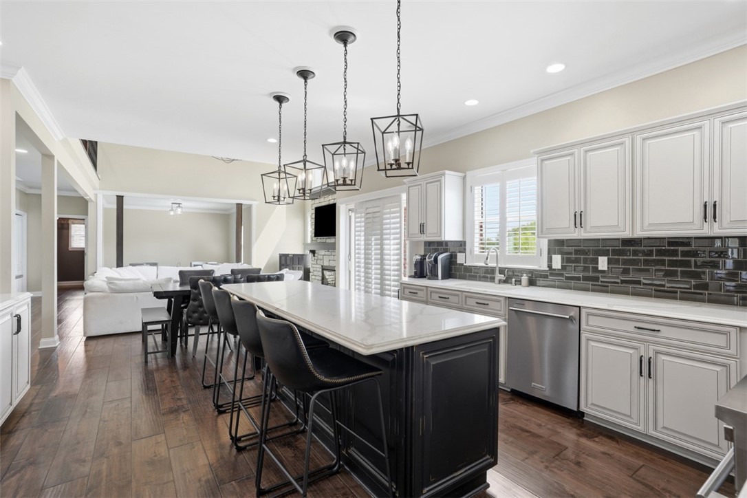 306 Hedgerow Dr