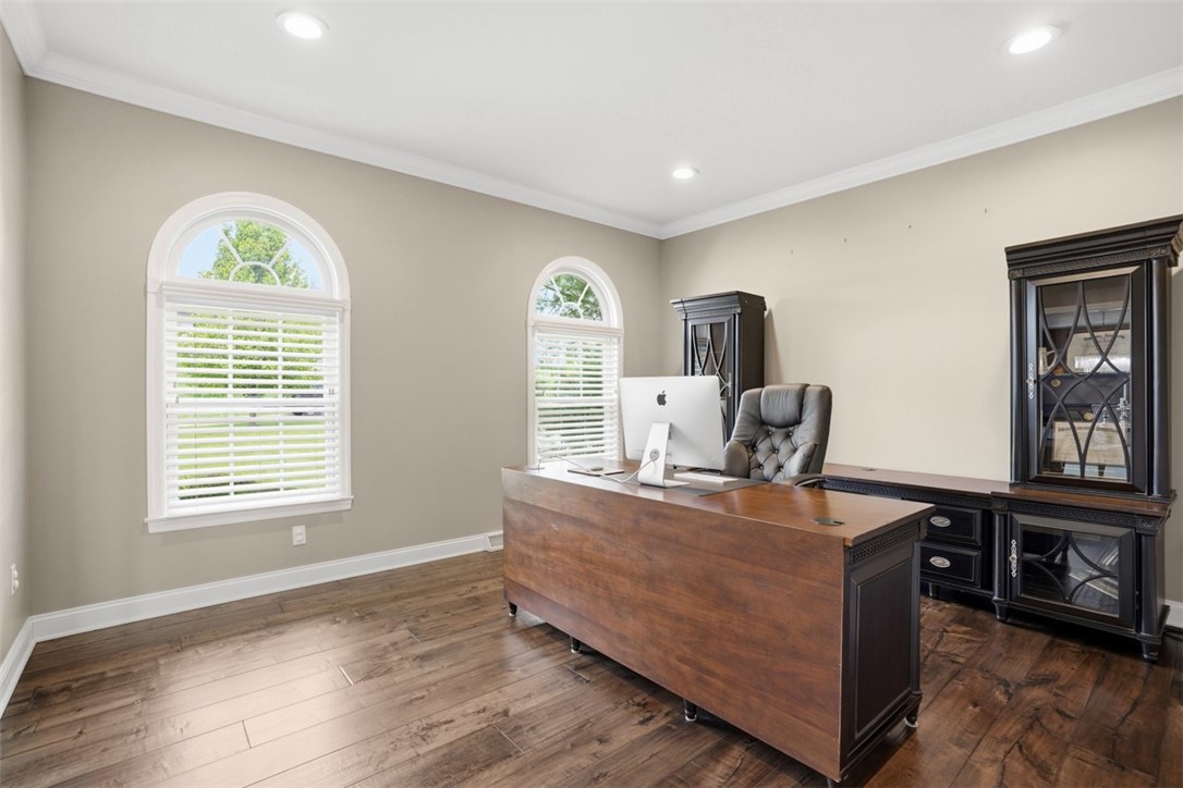 306 Hedgerow Dr
