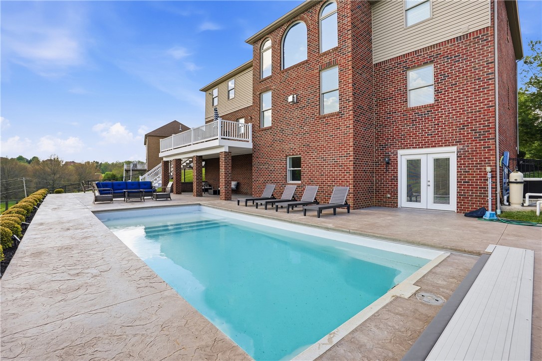 306 Hedgerow Dr